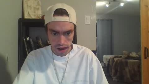 Snapshot of beaulieu2027 chatting on December 16, 12:48 am beaulieu2027 online show from December 16, 12:48 am