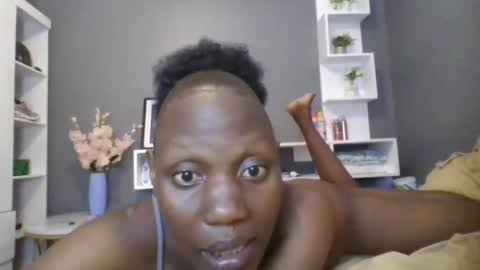 Snapshot of beautie699392 chatting on January 12, 8:58 pm Lil stunner online show from January 12, 8:58 pm