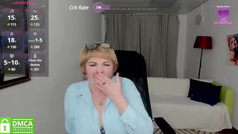 Snapshot of beautiful_lina7 chatting on December 19, 5:08 pm your Lana online show from December 19, 5:08 pm