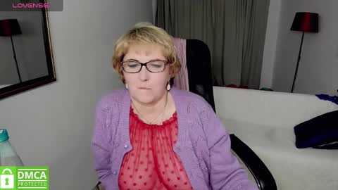 Snapshot of beautiful_lina7 chatting on December 21, 11:13 pm your Lana online show from December 21, 11:13 pm