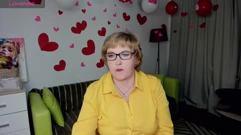 Snapshot of beautiful_lina7 chatting on February 7, 7:06 pm your Lana online show from February 7, 7:06 pm