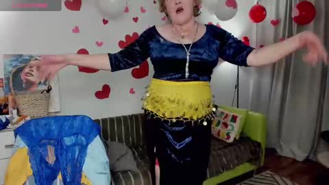 Snapshot of beautiful_lina7 chatting on February 8, 4:47 pm your Lana online show from February 8, 4:47 pm