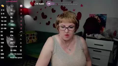 Snapshot of beautiful_lina7 chatting on February 18, 10:03 pm your Lana online show from February 18, 10:03 pm