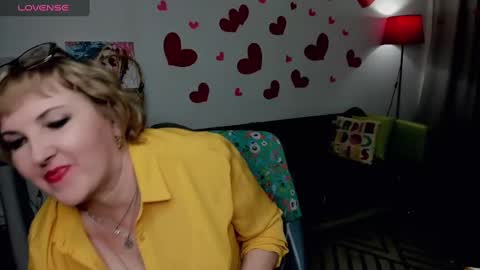 Snapshot of beautiful_lina7 chatting on March 1, 8:21 pm your Lana online show from March 1, 8:21 pm