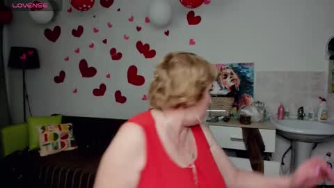 Snapshot of beautiful_lina7 chatting on March 9, 9:24 am your Lana online show from March 9, 9:24 am