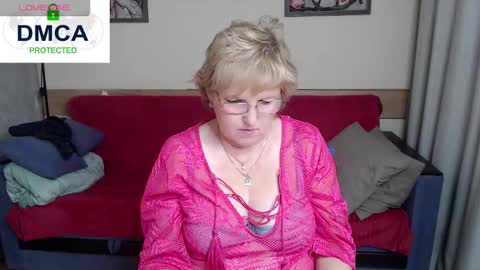 Snapshot of beautiful_lina7 chatting on November 30, 6:28 am your Lana online show from November 30, 6:28 am