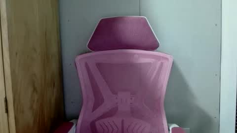 Snapshot of beautiful_sm1le chatting on April 1, 8:26 am Smiley online show from April 1, 8:26 am