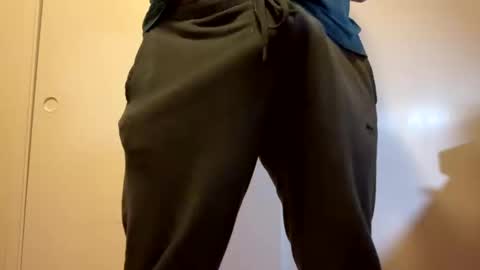 Snapshot of beauty_beastx69 chatting on October 31, 7:09 am beauty_beastx69 online show from October 31, 7:09 am