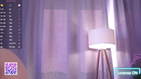 Polly  online show from June 12, 4:11 am