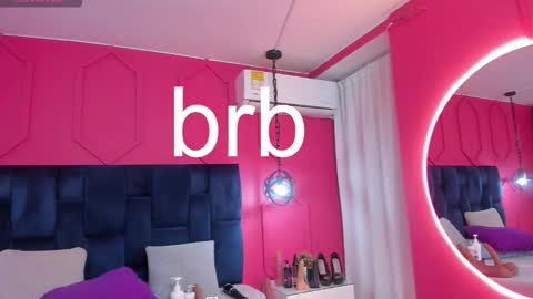 Snapshot of beauty_milf4 chatting on November 28, 11:02 am Chantall online show from November 28, 11:02 am