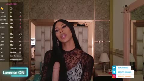 Snapshot of beauty_nina chatting on April 10, 5:23 am beauty_nina online show from April 10, 5:23 am