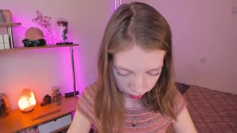 Snapshot of beautyeliise chatting on February 24, 9:32 am Eliise online show from February 24, 9:32 am