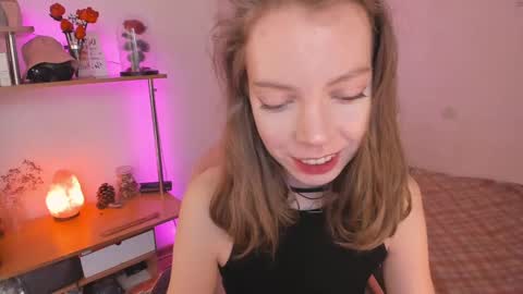 Snapshot of beautyeliise chatting on March 11, 9:13 am Eliise online show from March 11, 9:13 am