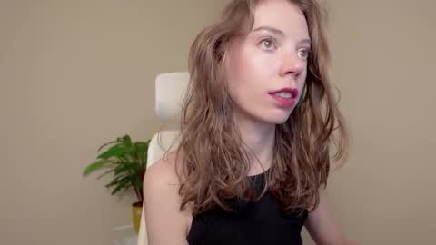 Snapshot of beautyeliise chatting on November 3, 9:10 am Eliise online show from November 3, 9:10 am