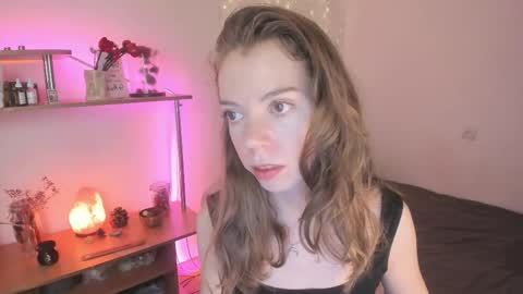 Eliise online show from December 22, 8:22 am