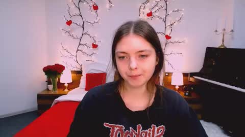 Snapshot of beautyfrominside chatting on December 15, 9:02 am Gloria online show from December 15, 9:02 am