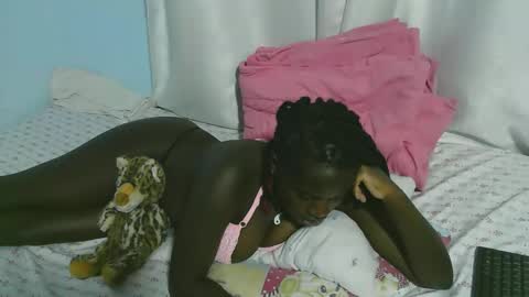 Snapshot of beautytyler chatting on October 25, 8:55 am tyler online show from October 25, 8:55 am