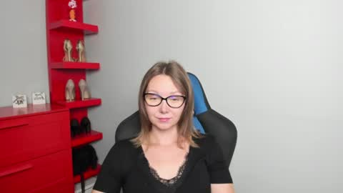 Zoe online show from August 3, 5:39 am