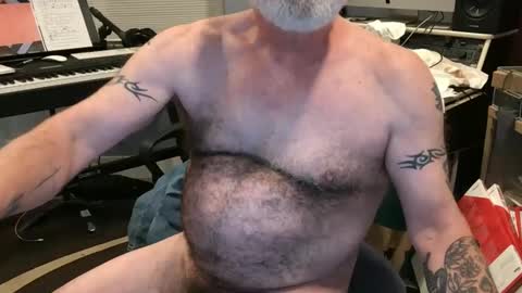 Snapshot of beavermower chatting on December 3, 11:13 pm beavermower online show from December 3, 11:13 pm