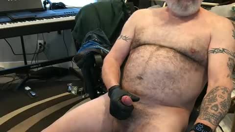 Snapshot of beavermower chatting on December 28, 9:08 pm beavermower online show from December 28, 9:08 pm