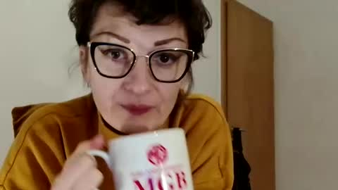 Snapshot of bebacksooon chatting on March 1, 7:49 pm Raluca online show from March 1, 7:49 pm
