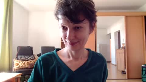 Snapshot of bebacksooon chatting on May 5, 12:24 pm Raluca online show from May 5, 12:24 pm