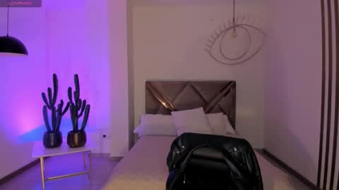 Snapshot of beccabaxter chatting on October 12, 5:34 pm Am Becca online show from October 12, 5:34 pm