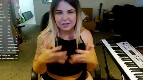 Snapshot of beccalubov chatting on July 27, 4:58 pm Becca Lubov online show from July 27, 4:58 pm