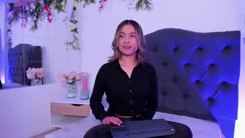 beccamilanni online show from January 30, 1:10 pm