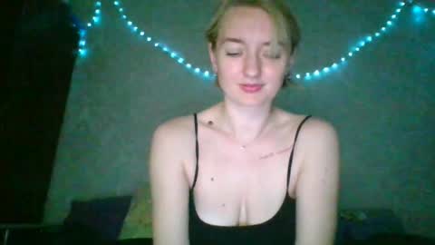 BeckiXOlensy online show from May 31, 10:33 am