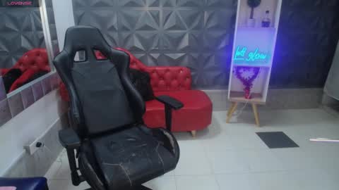 becky_lynch_102 online show from March 15, 7:42 pm