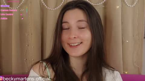 Snapshot of beckymartens chatting on June 7, 4:27 am BeckyMartens come join me on while im offline here online show from June 7, 4:27 am