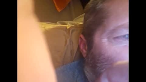 Snapshot of bee692399 chatting on January 11, 7:28 am bee692399 online show from January 11, 7:28 am
