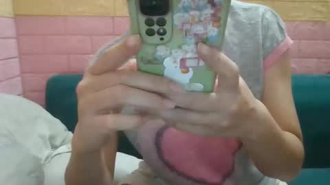 Snapshot of beebaby_xx chatting on October 11, 3:17 am beebaby_xx online show from October 11, 3:17 am