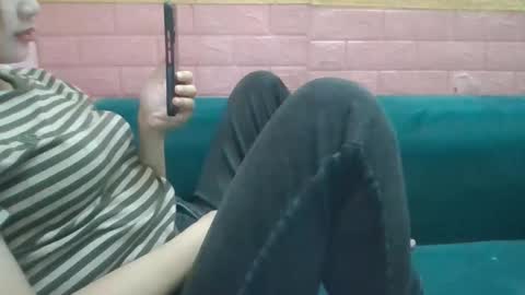 Snapshot of beebaby_xx chatting on October 13, 1:16 am beebaby_xx online show from October 13, 1:16 am