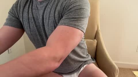 Snapshot of beefy_greg chatting on November 18, 8:46 pm Beefy Greg online show from November 18, 8:46 pm