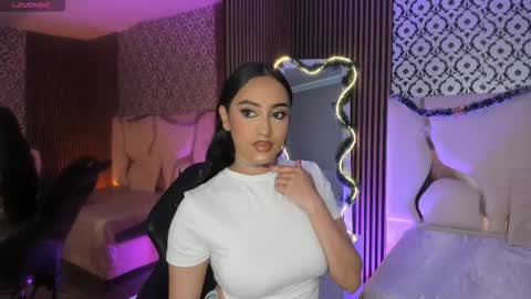 BELLA online show from November 27, 1:57 pm