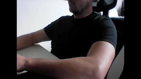 Snapshot of beenee3 chatting on May 19, 7:58 am beenee3 online show from May 19, 7:58 am