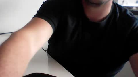 Snapshot of beenee3 chatting on August 7, 7:43 am beenee3 online show from August 7, 7:43 am