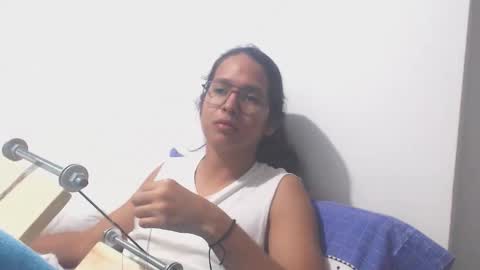 Snapshot of beentage chatting on November 28, 2:36 am Alex online show from November 28, 2:36 am