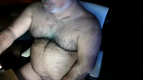 Snapshot of beers19 chatting on November 17, 4:24 pm beers19 online show from November 17, 4:24 pm