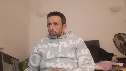 begbestuk online show from November 28, 5:21 am