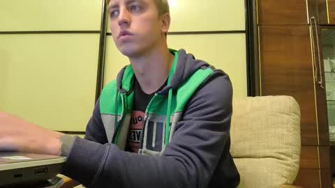 Snapshot of behindclosedeyes chatting on October 27, 5:39 pm Igor online show from October 27, 5:39 pm