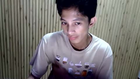 Snapshot of bejjs_08 chatting on December 4, 4:27 pm brandonjames online show from December 4, 4:27 pm