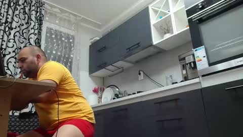 Snapshot of bela747741 chatting on December 9, 7:29 pm kevin and Bella online show from December 9, 7:29 pm