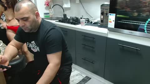 Snapshot of bela747741 chatting on December 31, 11:49 pm kevin and Bella online show from December 31, 11:49 pm