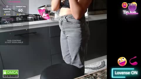 Snapshot of bela747741 chatting on October 7, 6:21 am kevin and Bella online show from October 7, 6:21 am