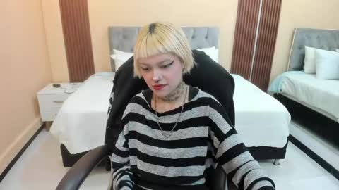 Bela online show from April 25, 1:03 pm