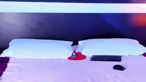 Snapshot of belajones chatting on November 16, 4:01 pm Bela online show from November 16, 4:01 pm