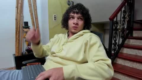 independent model online show from December 11, 9:52 am